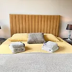 Le Repaire - Cozy 2 Bedroom House
